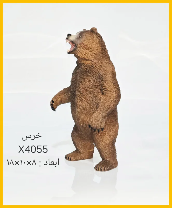فیگور خرس قهوهای در حال فریاد زدن