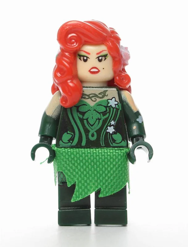 مینی فیگور Poison Ivy در موقعیت روبهرو