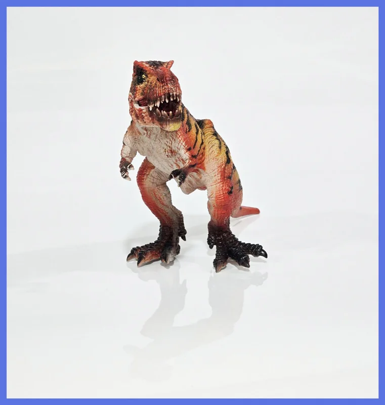 فیگور دایناسور تی رکس نمای روبرو