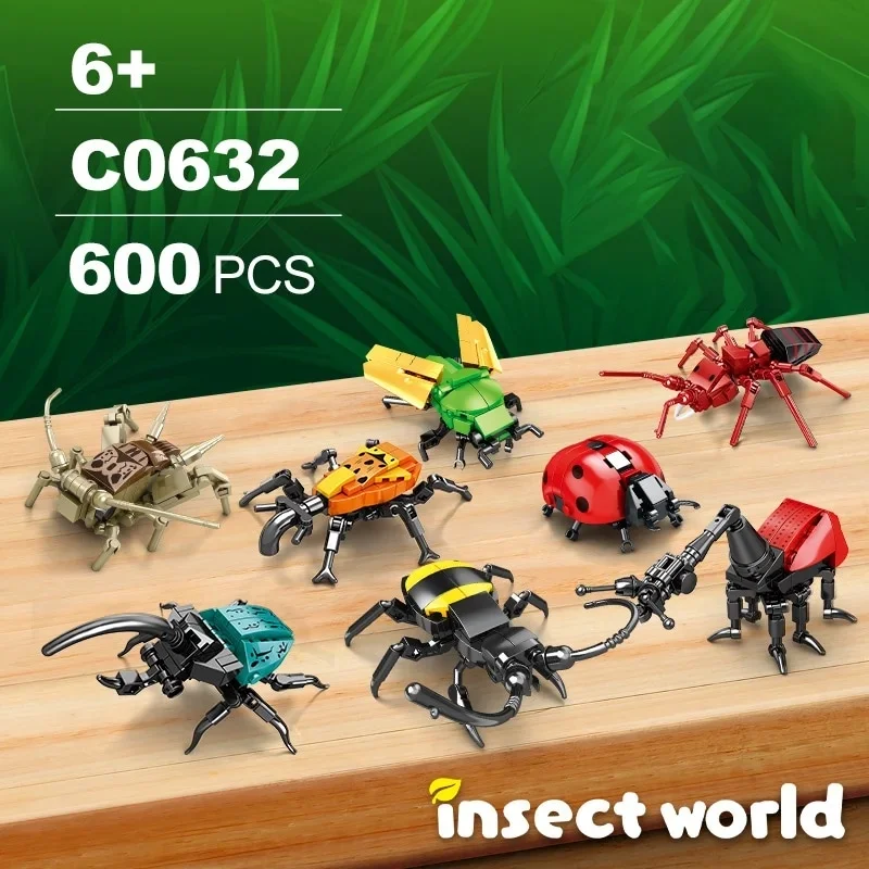 لگو دنیای حشرات Insect World مجموعه کامل 9 مدل حشره با طراحی رنگارنگ روی سطح چوبی