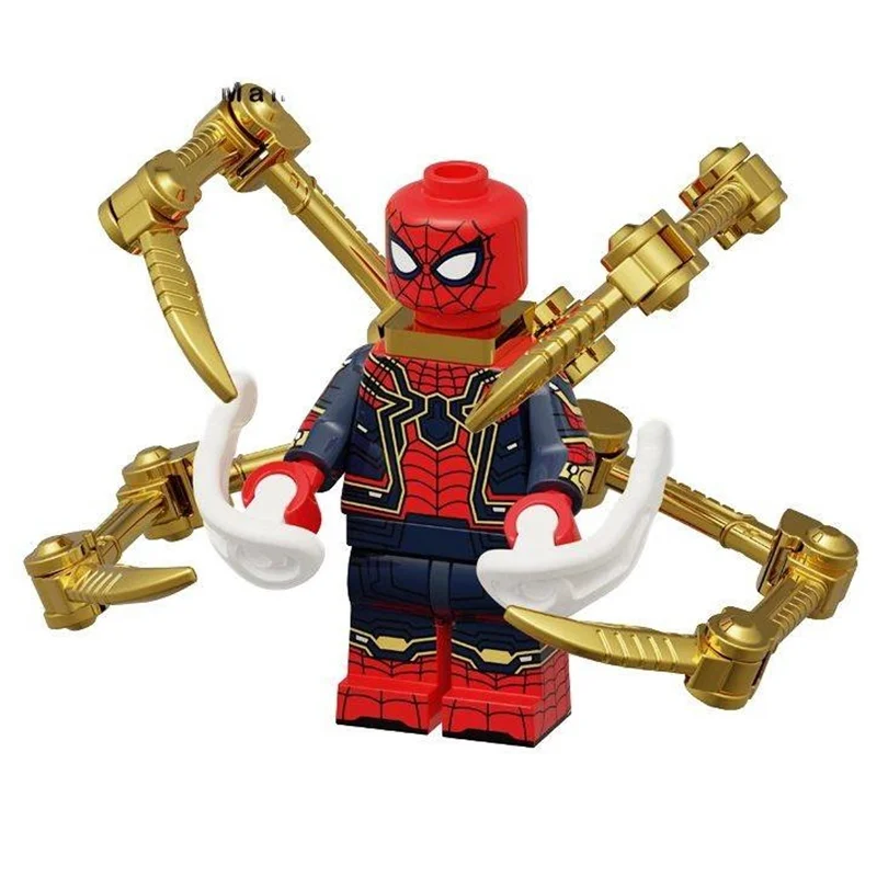 نمای جلو فیگور آیرون اسپایدر با بازوهای طلایی – دنیای مارول