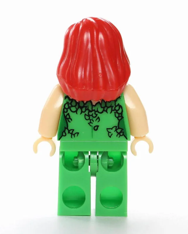 نمای پشت مینی فیگور پویزن آیوی با موهای قرمز