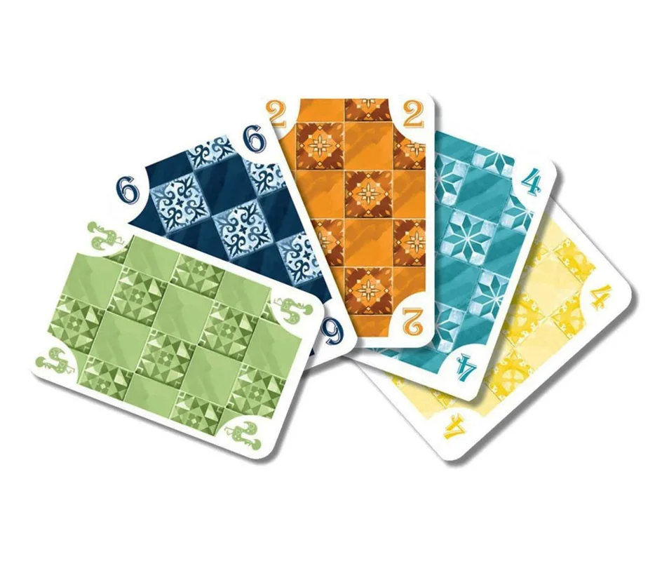 بازی فکری آزول کارتی 5211 Azul – کارتهای بازی در حال اجرا