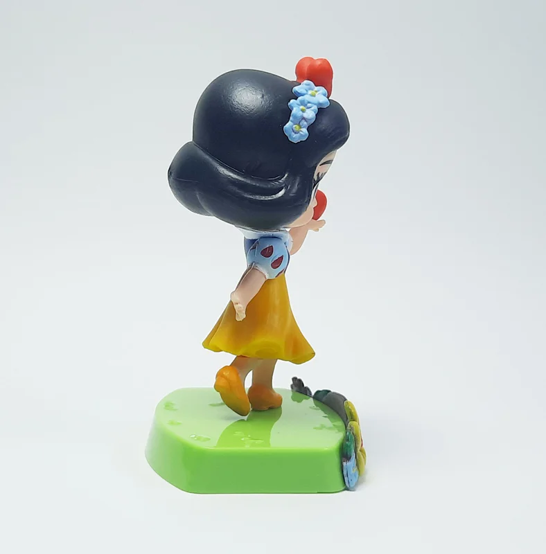 نمای  جانبی  دیگر فیگور سفید برفی Snow White Figure