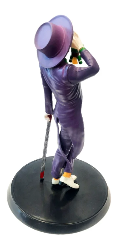 نمای کامل از پشت فیگور