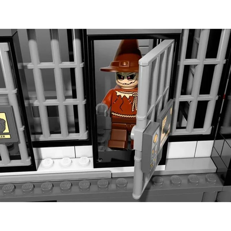 خرید لگو جی سی «فرار جوکر از بیمارستان آرکام» Building Blocks JiSi Super Heroes Arkham Asylum Escape lego 7124