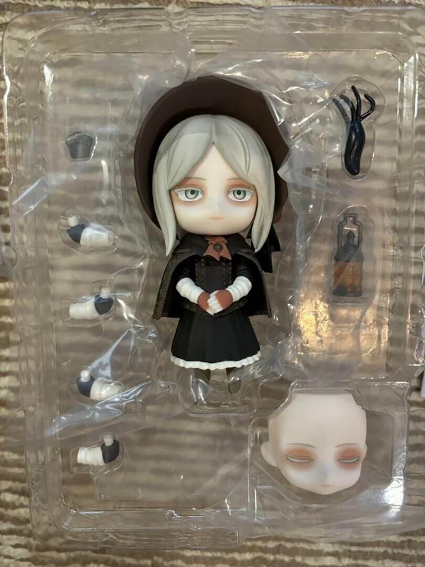 تصویر فیگور با تجهیزات کامل نندروئید عروسک بلادبورن Bloodborne Nendoroid The Doll 1992