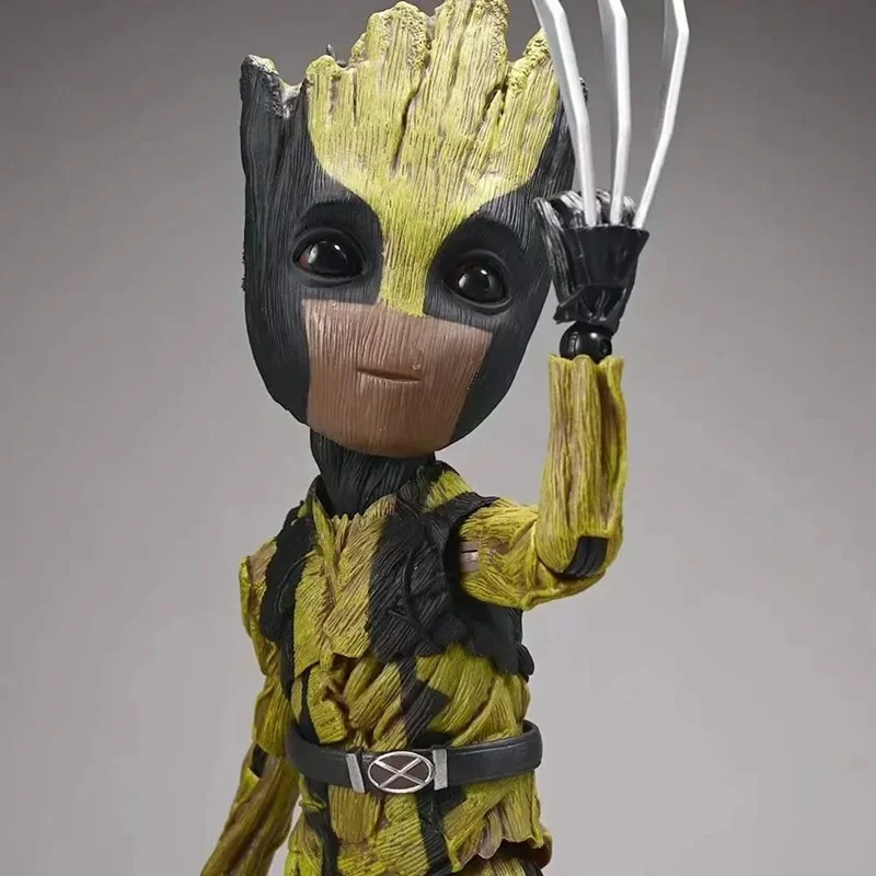 نمای نزدیک از چهره فیگور گروت در لباس ولورین Groot Tree Man Cos Wolverine