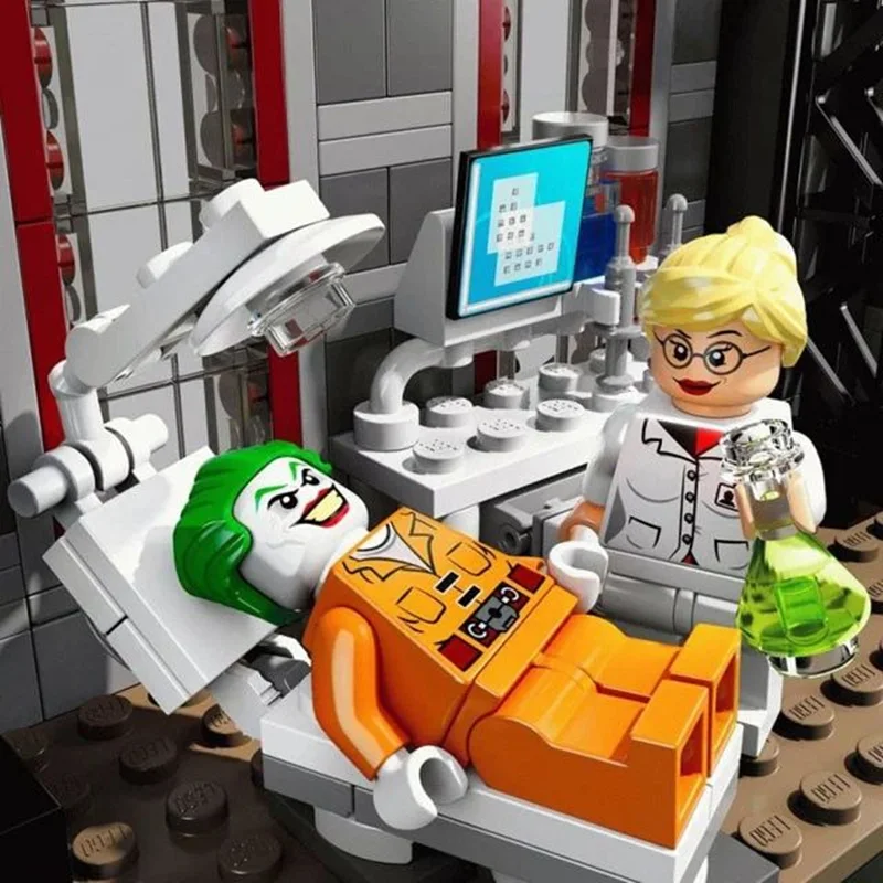 خرید لگو جی سی «فرار جوکر از بیمارستان آرکام» Building Blocks JiSi Super Heroes Arkham Asylum Escape lego 7124
