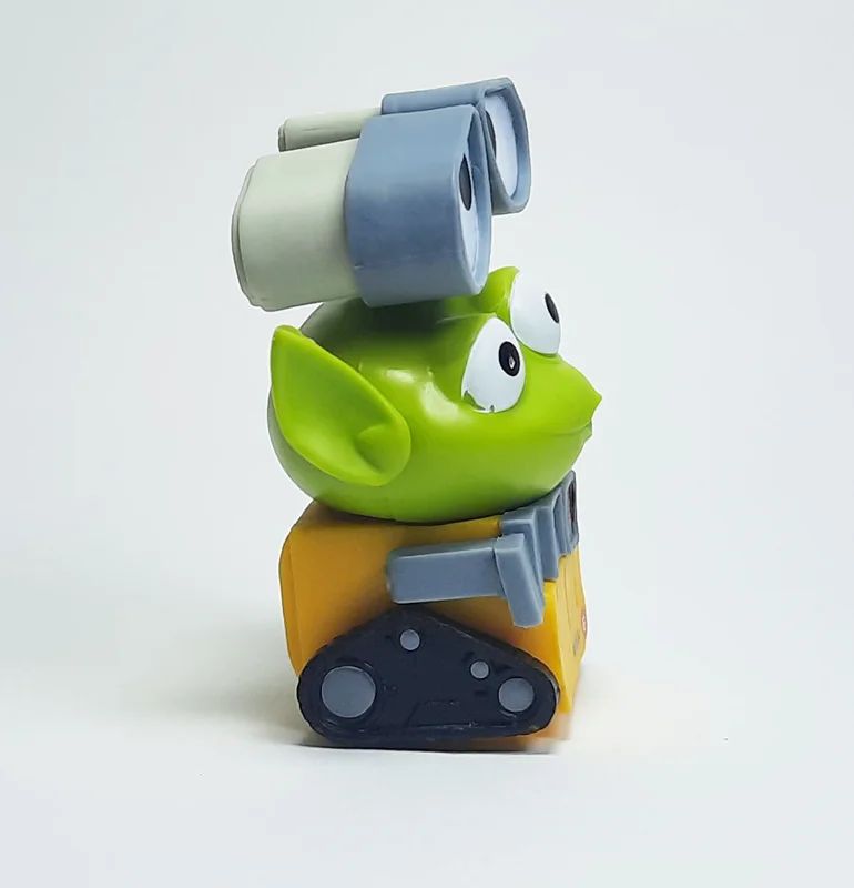 نمای نزدیک از جزئیات طراحی فیگور دیزنی پیکسار بیگانه سهچشمی در نقش وال-ای