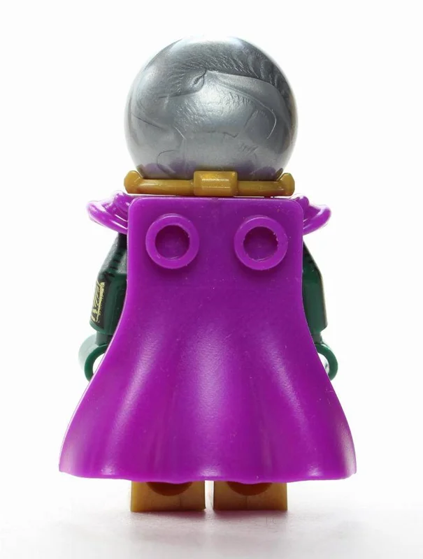 تصویر فیگور در حالت ایستاده به پشت