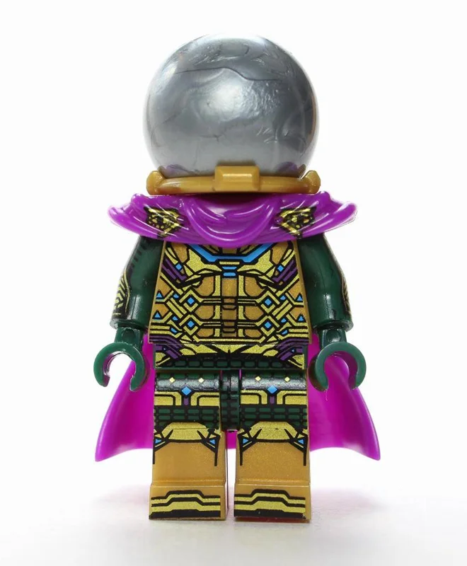 نمای سهبعدی از فیگور Mysterio XP-197 همراه با کلاهخود