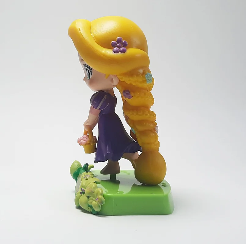 فیگور راپونزل Rapunzel Figure از زاویه جانبی برای نمایش جزئیات