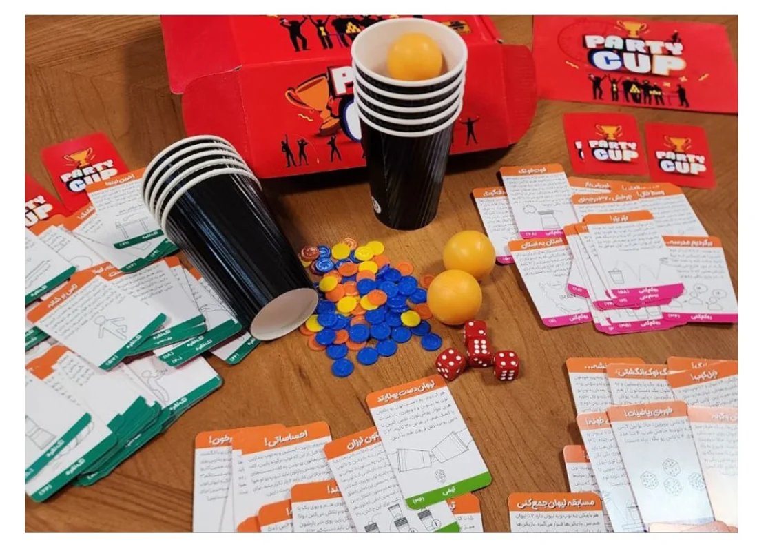 لیوانهای کاغذی و توپهای پینگپنگ بازی پارتی کاپ