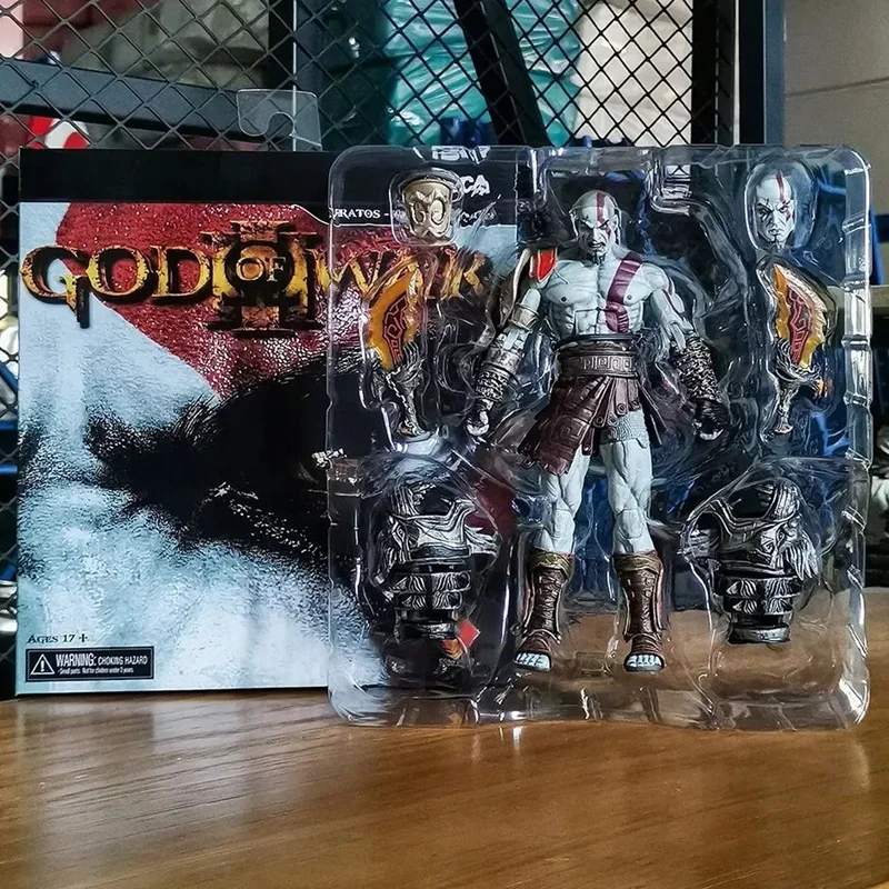 فیگور اکشن کریتوس God Of War روی استند نمایش