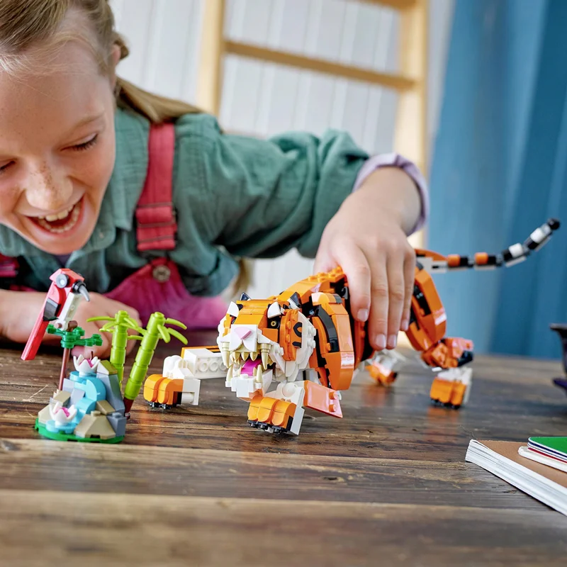 خرید برند لگو «ببر باشکوه، 3 حیوان هیجان انگیز در 1 مجموعه شگفت انگیز» Lego Building Blocks LEGO Creator 3 in 1 Majestic Tiger to Panda or Koi Fish Set , Animal Figures 31129