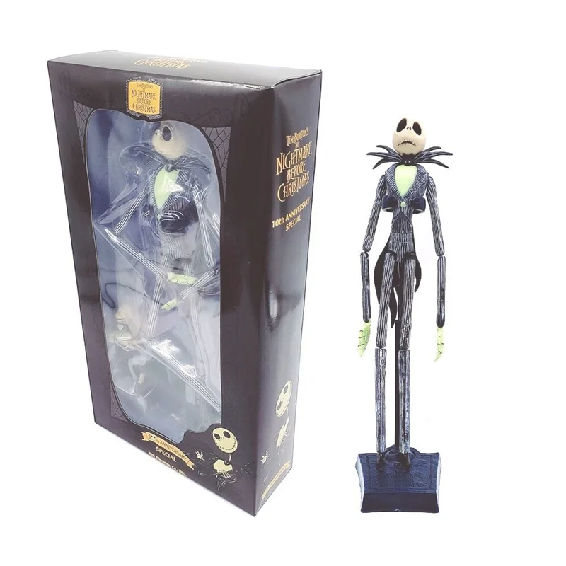 فیگور جک اسکلینگتون Jack Skellington در کنار جعبه