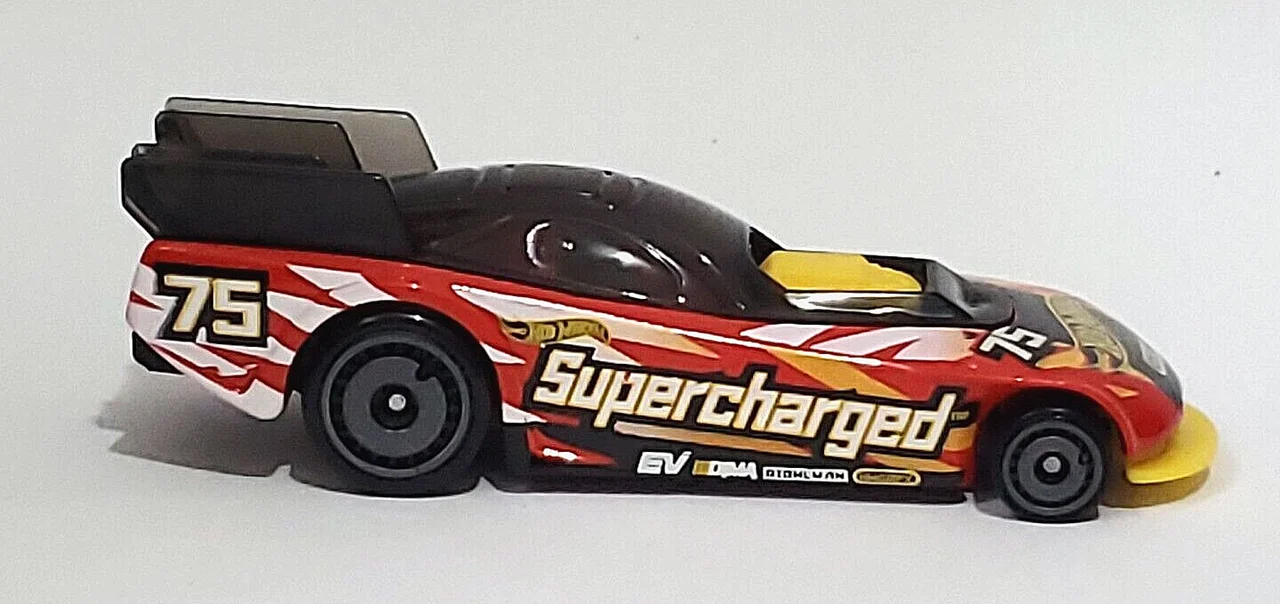 خرید ماشین فلزی ماکت فلزی هات ویلز «سوپر شارژد» ماشین فلزی Hot Wheels Supercharged HW Drag Strip 5/10  211/250
