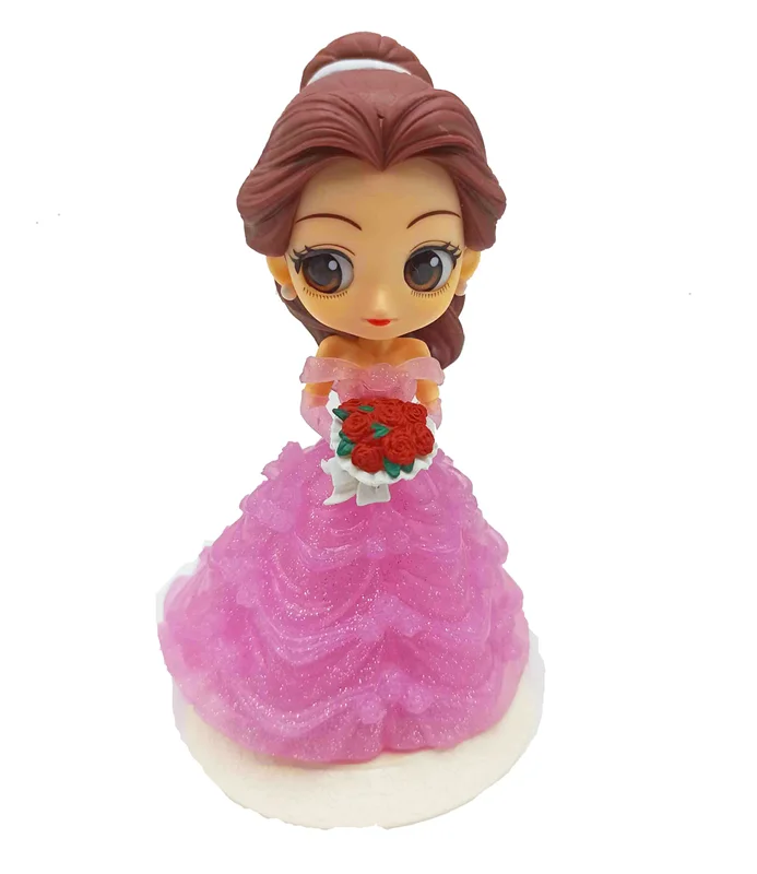 نمای روبرو فیگور بل با لباس عروس صورتی