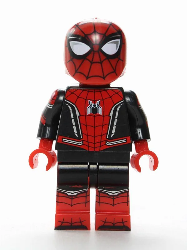 تصویر اصلی (جلو): مینی فیگور لگو اسپایدرمن Far From Home با لباس قرمز و سیاه نمای جلویی
