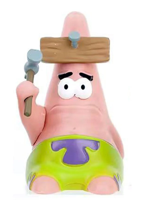 فیگور پاتریک با چکش و تخته میخ شده