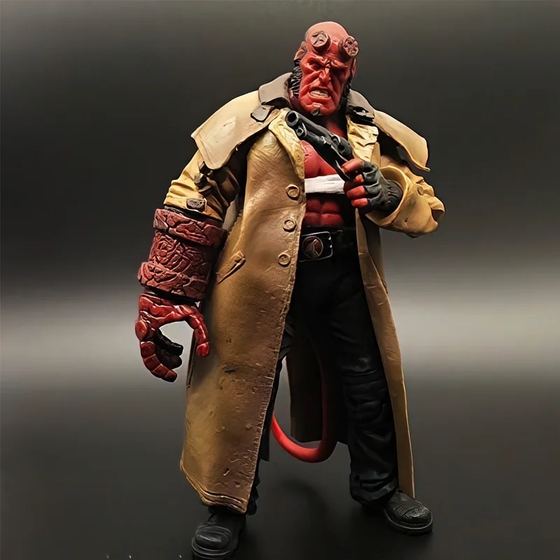خرید فیگور مزکو «هلبوی: پسر جهنمی زخمی» Mezco Hellboy Wounded Hellboy Ver HB Series II Figure