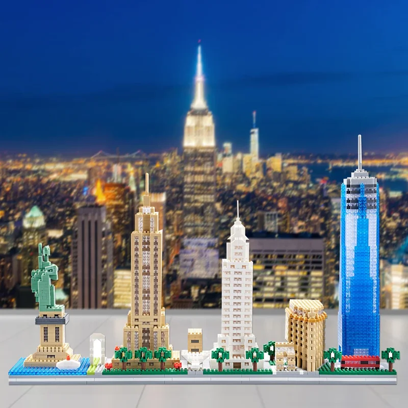 نمای نزدیک از لگو معماری شهر نیویورک با پس زمینه شهر نیویورک