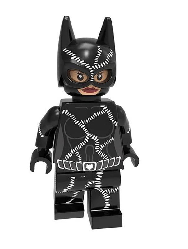 نمای پشت مینی فیگور Catwoman Tim Burton با طراحی دوخت لباس