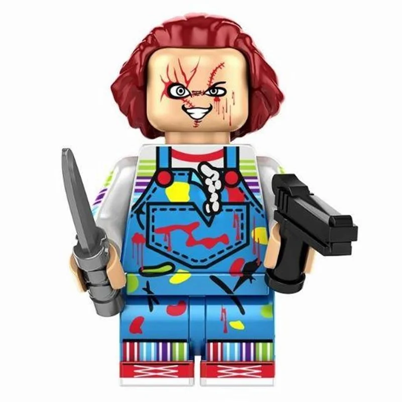 نمای جلو مینی فیگور لگو چاکی Chucky با چاقو و اسلحه