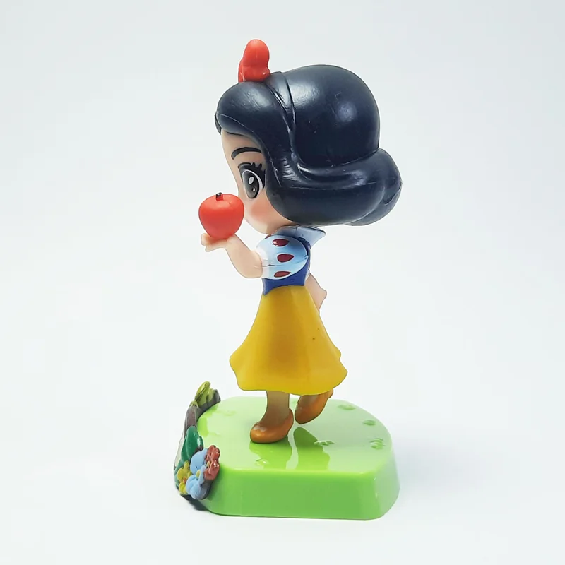 نمای  جانبی فیگور سفید برفی Snow White Figure
