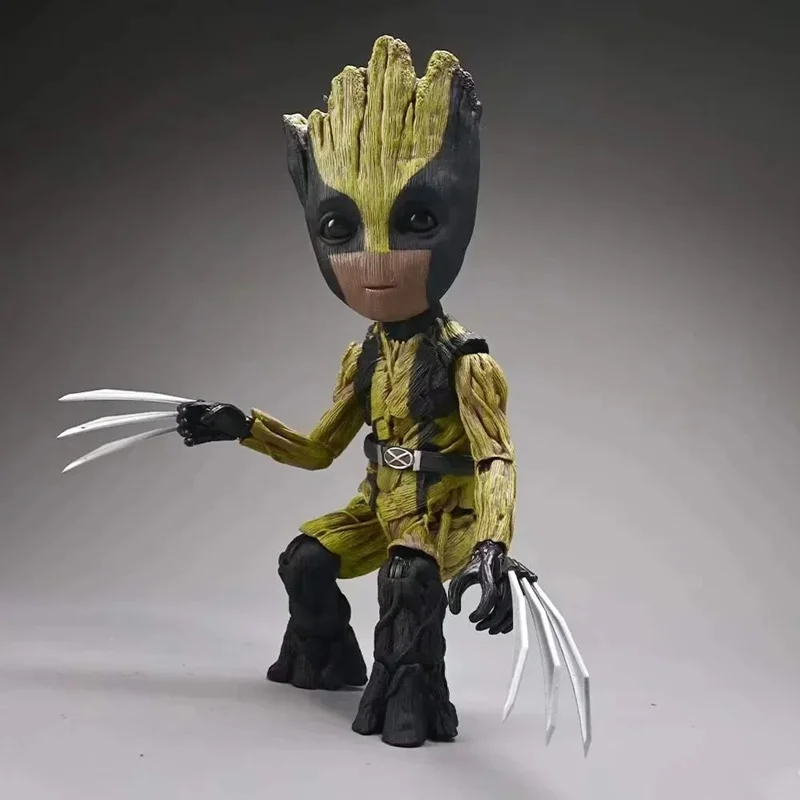 فیگور گروت در لباس ولورین Groot Tree Man Cos Wolverine در حالت اکشن با چنگها